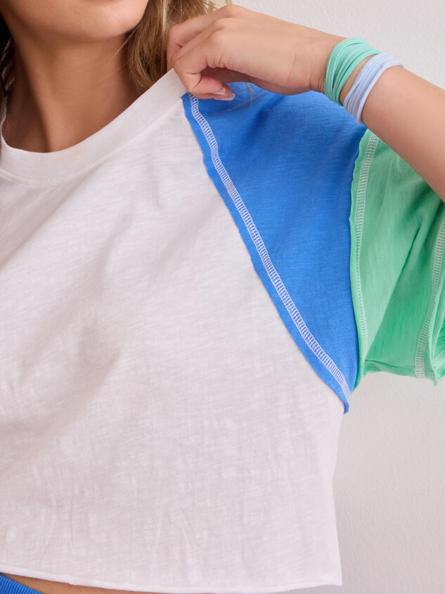 Ace Color Block Crop Tee Detail 3 - TULLABEE