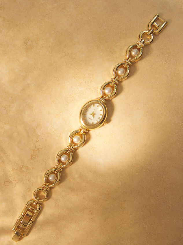Pearl Oval Face Watch Detail 2 - TULLABEE