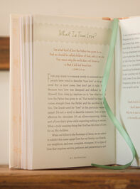 Miracle in the Making: The Devotional for Expectant Moms Detail 4 - TULLABEE