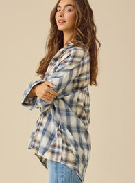 Avalee Oversized Plaid Top Detail 2 - TULLABEE