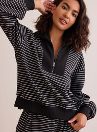 Stride Quarter Zip Pullover Detail 2 - TULLABEE
