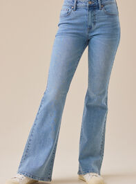 Cam Flare Jeans Detail 2 - TULLABEE