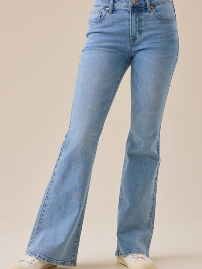 Cam Flare Jeans - TULLABEE