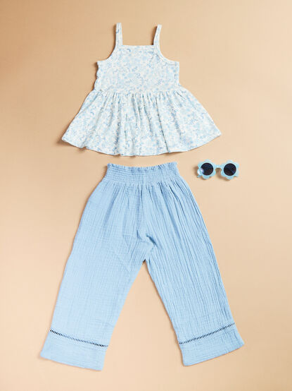 Laney Floral Tank Top and Pant Set - TULLABEE
