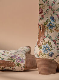 Brilee Floral Tapestry Boots Detail 3 - TULLABEE