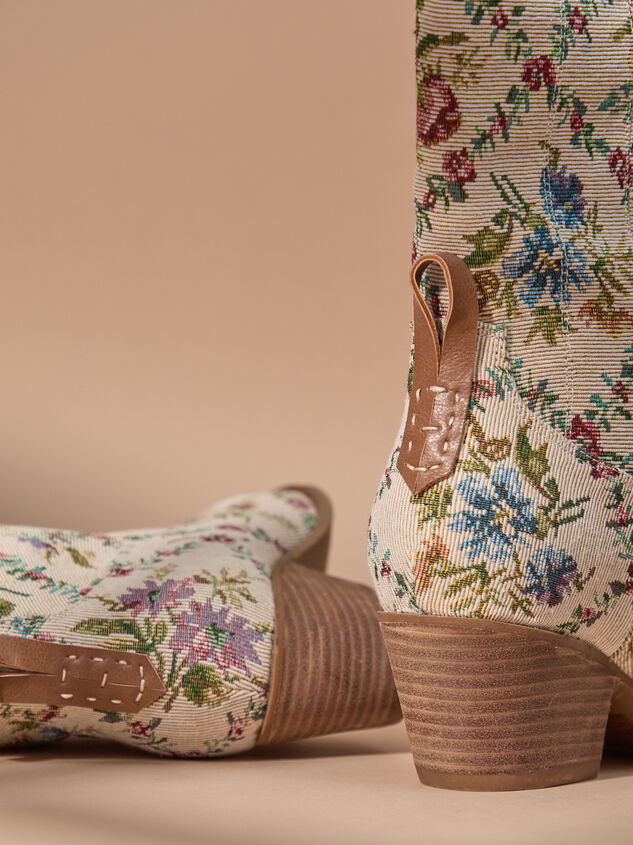 Brilee Floral Tapestry Boots Detail 3 - TULLABEE