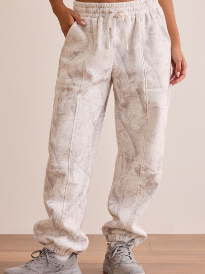 Blissful Barrel Camo Sweatpants - TULLABEE