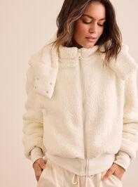 Peak Sherpa Zip Up Detail 3 - TULLABEE