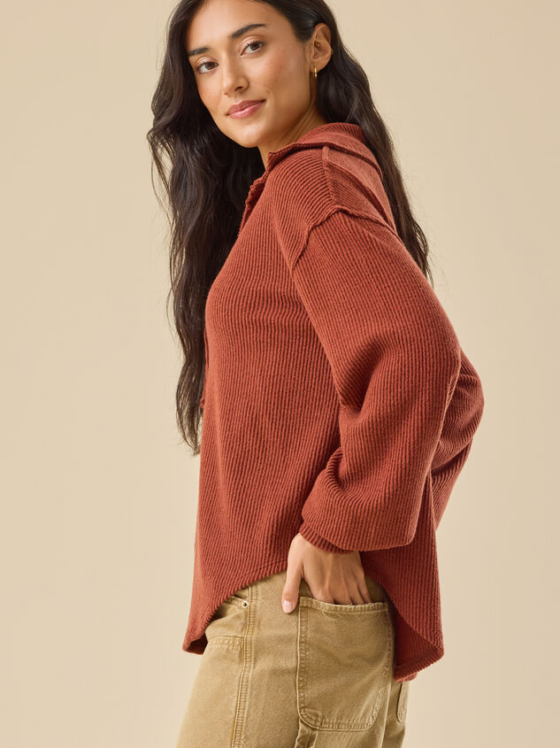 Kayleigh Ribbed Oversized Top Detail 3 - TULLABEE