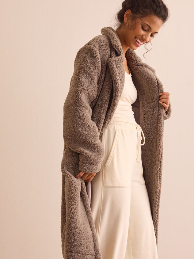 Aspen Overlook Teddy Coat Detail 4 - TULLABEE