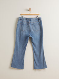Lindy Raw Hem Flare Jeans Detail 2 - TULLABEE
