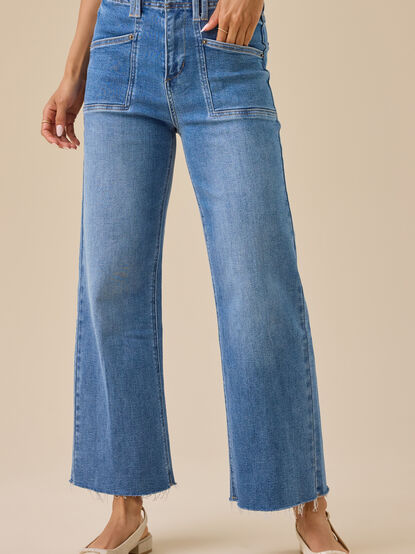 Levvy Cropped Jeans - TULLABEE