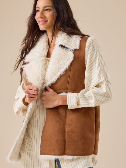 Carter Suede Fur Vest - TULLABEE