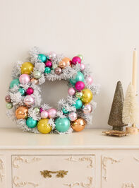 Flocked Silver Decorated Wreath - TULLABEE