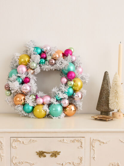 Flocked Silver Decorated Wreath - TULLABEE