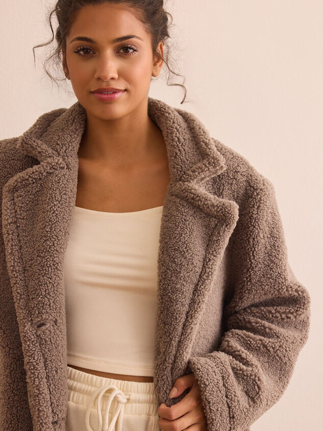 Aspen Overlook Teddy Coat Detail 2 - TULLABEE