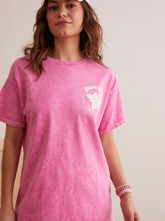 Chasing Sunsets Graphic Tee Detail 3 - TULLABEE