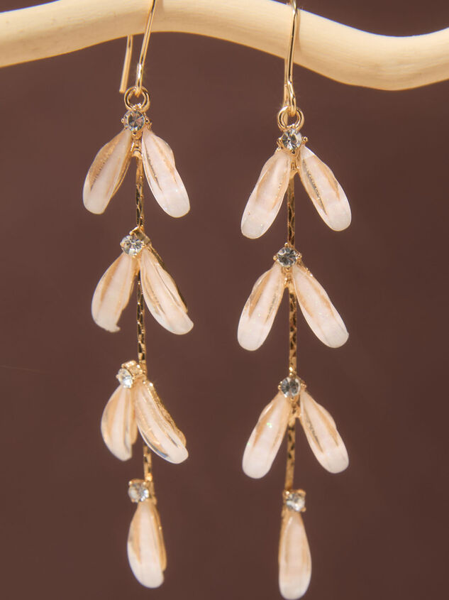 Milky Resin Leaf Dangle Earrings - TULLABEE