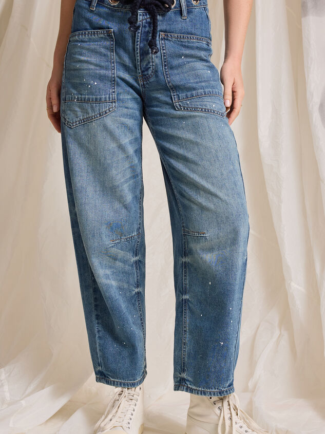 Lindsey Barrel Jeans Detail 3 - TULLABEE