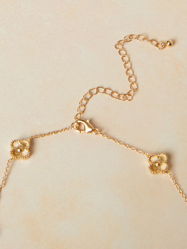 Detailed Clover Charm Necklace Detail 3 - TULLABEE