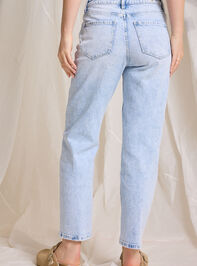 Savvy Straight Leg Jeans Detail 5 - TULLABEE