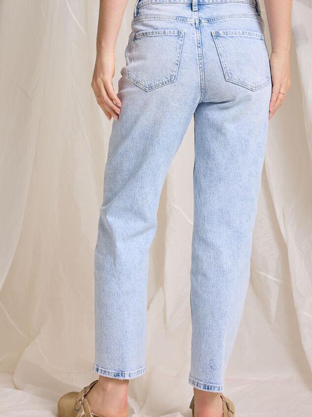 Savvy Straight Leg Jeans Detail 5 - TULLABEE