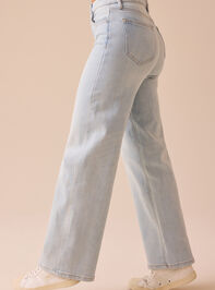 Denver Straight Leg Jeans Detail 4 - TULLABEE