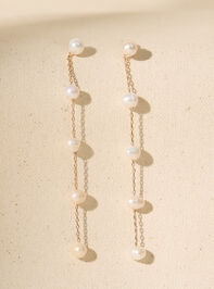 Pearl Drop Dangle Earrings Detail 2 - TULLABEE