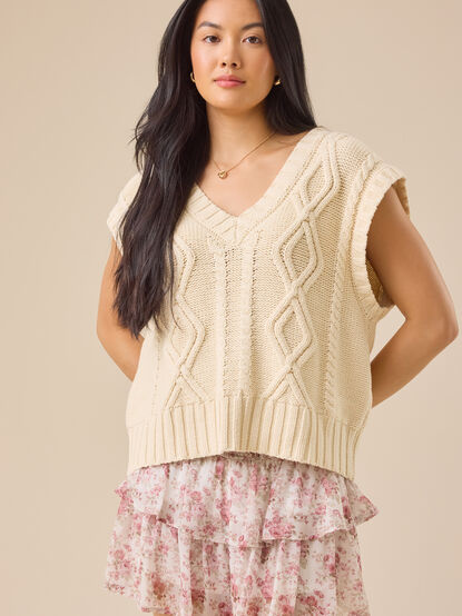 Joanna Cable Oversized Vest - TULLABEE