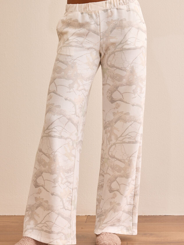 Modern Motion Camo Pants Detail 2 - TULLABEE