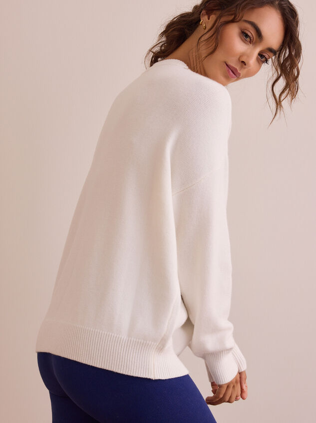 Après Ski Embroidered Sweater Detail 4 - TULLABEE