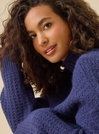 Anna Oversized Pullover Detail 4 - TULLABEE