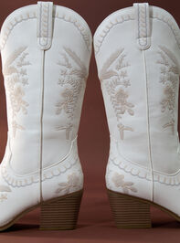 Ella Embroidered Western Boots Detail 3 - TULLABEE