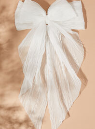 Pleated Tulle Volume Bow Detail 2 - TULLABEE