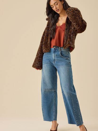 Galleria Sherpa Jacket - TULLABEE
