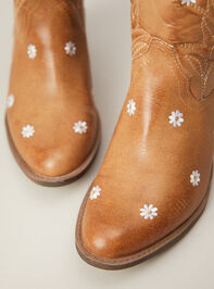 Ditzy Floral Western Boots Detail 2 - TULLABEE