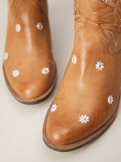 Ditzy Floral Western Boots - TULLABEE