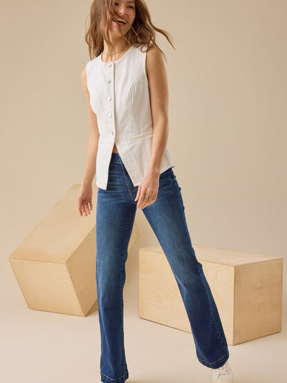 Elena Boot Cut Jeans - TULLABEE