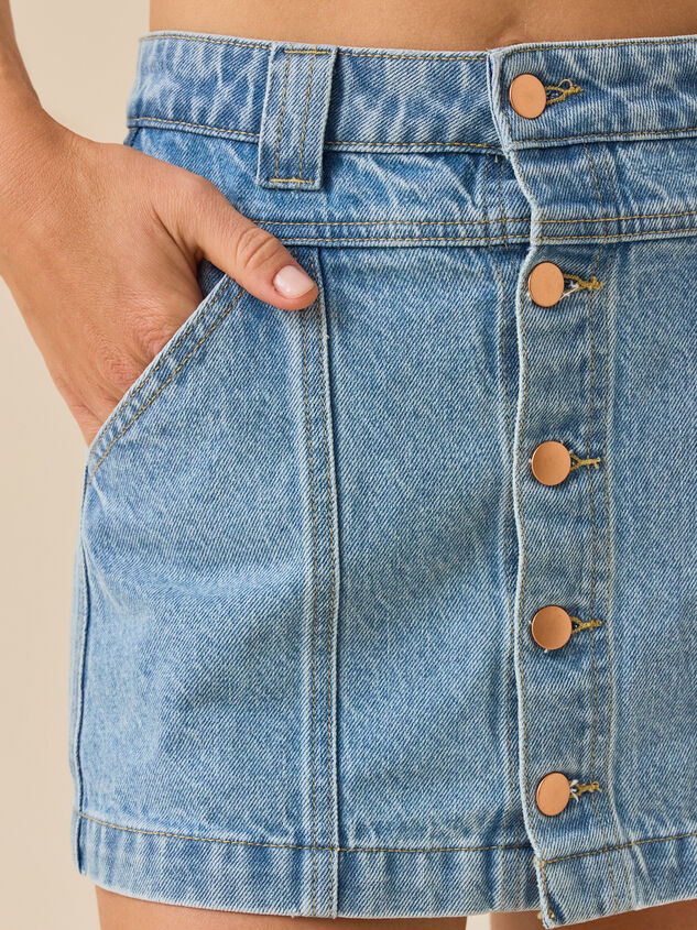 Darby Button Down Skirt Detail 4 - TULLABEE