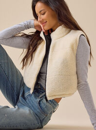 Leilani Reversible Cropped Vest Detail 5 - TULLABEE
