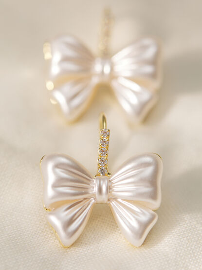 18K Gold Bow Charm Earrings - TULLABEE