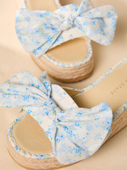 The Praciee Platform Sandal - TULLABEE