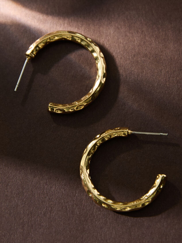 18K Gold Textured Hoops Detail 2 - TULLABEE