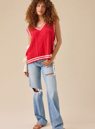 Tilly V-Neck Sweater Vest Detail 3 - TULLABEE