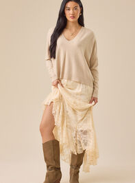 Sav Cozy V-Neck Pullover Detail 3 - TULLABEE