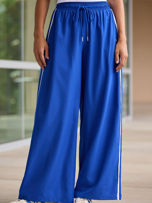 On The Run Detailed Pants Detail 3 - TULLABEE