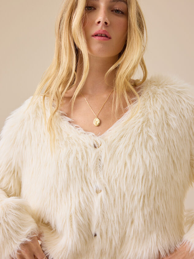 Tia Fuzzy Cardigan Detail 3 - TULLABEE