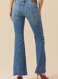 Kit Low Rise Flare Jeans Detail 5 - TULLABEE