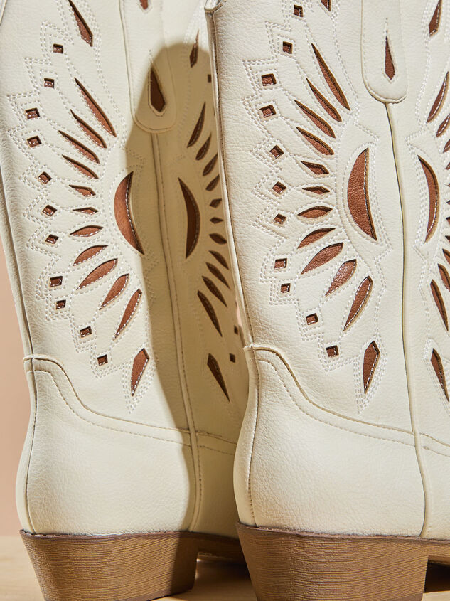 Bandera Cutout Western Boot Detail 3 - TULLABEE