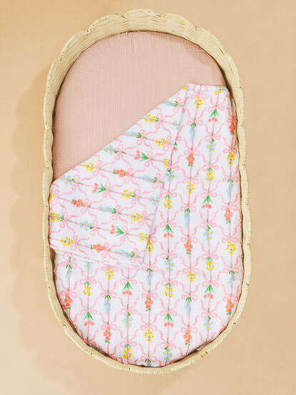 Ribbons and Bouquets Swaddle - TULLABEE